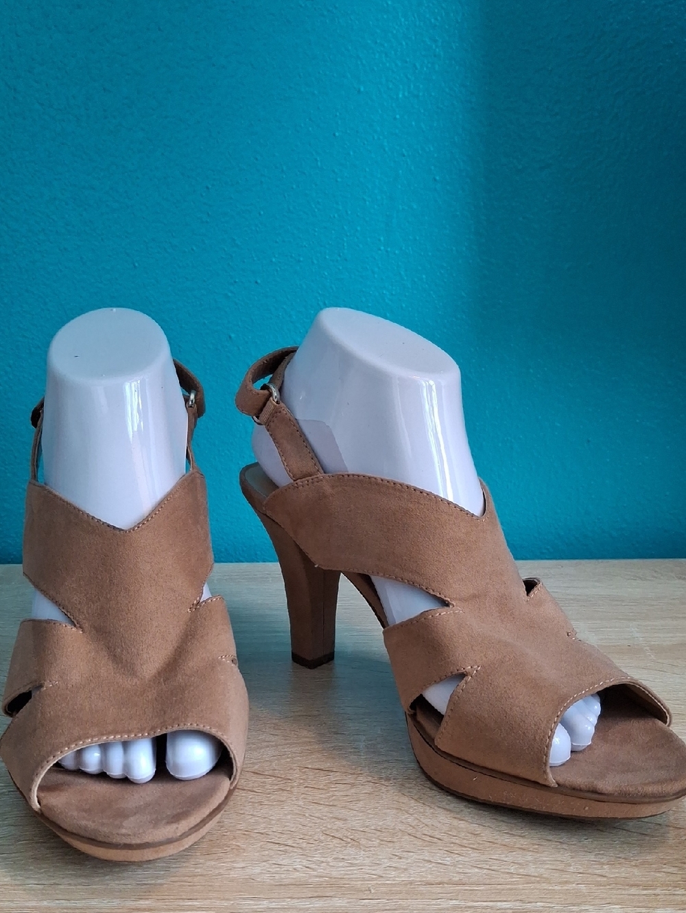 Naturalizer Devin Tan Suede Slingback Heeled Sandals